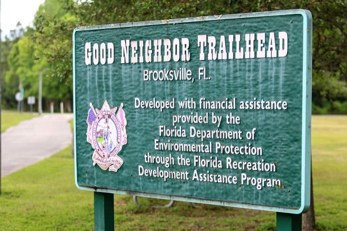 Good Neighbor Trailhead sign