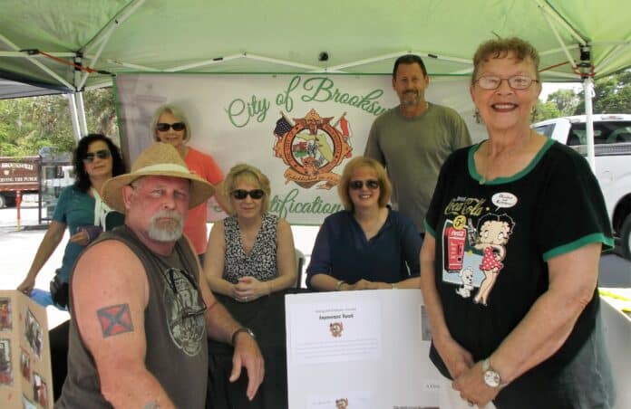 Front Row (L-R): Scott Renz, Vietta Whitson; Back Row (L-R) Kathy Anderson, Dodie Barger, Kathy Middleton, Cindy Renz, Mike Walker representing the Beautification Board of Brooksville 