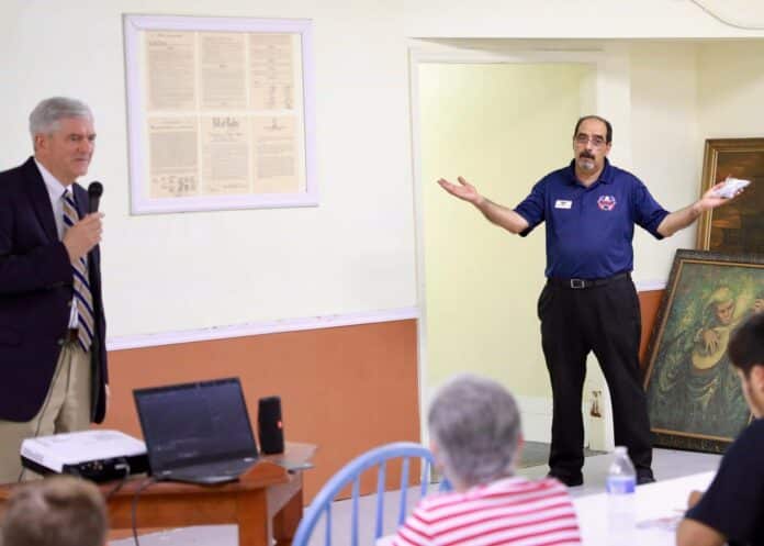  US Congressman Dan Webster and Gus Guadagnino during VHF presentation