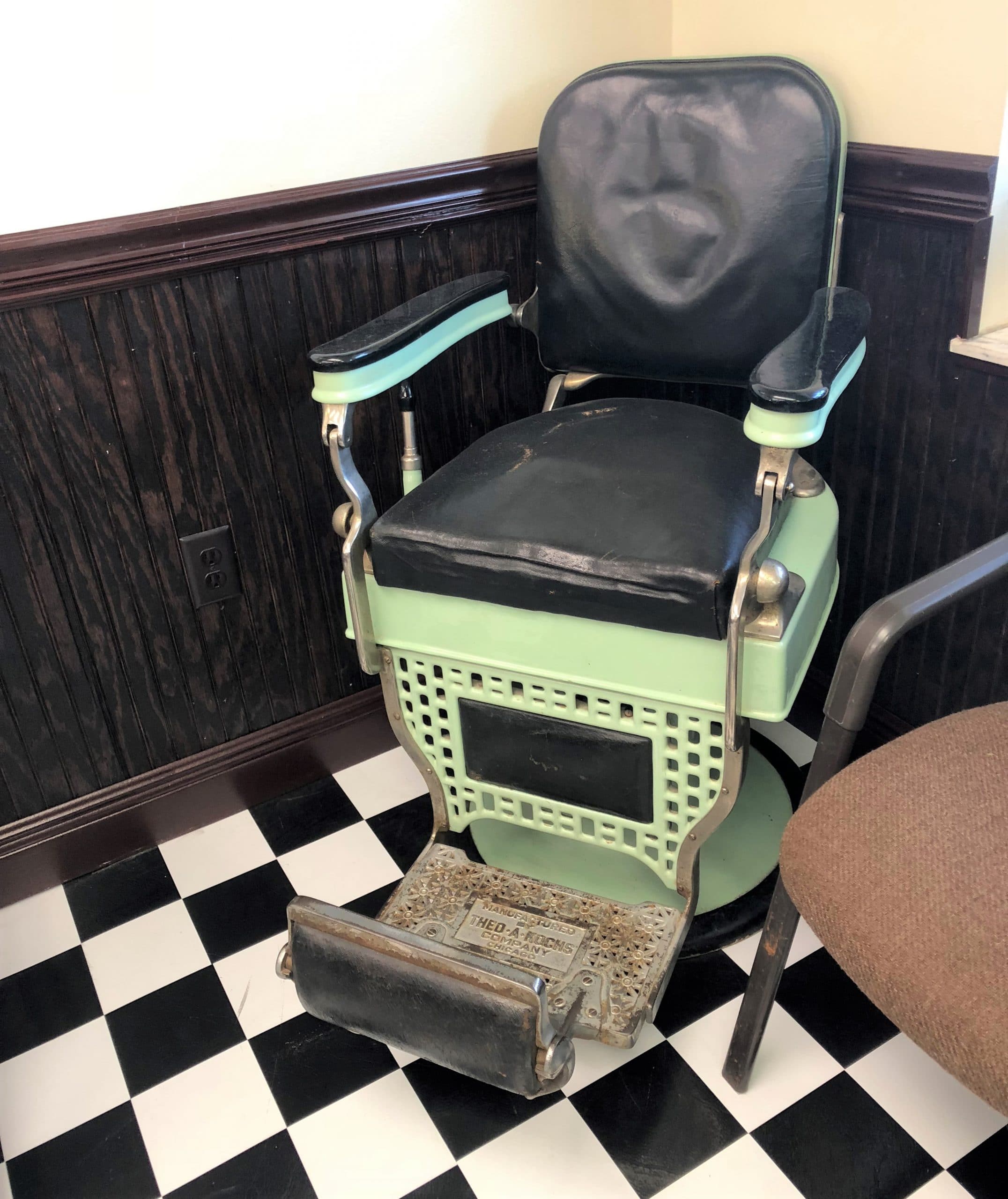 Barber chair