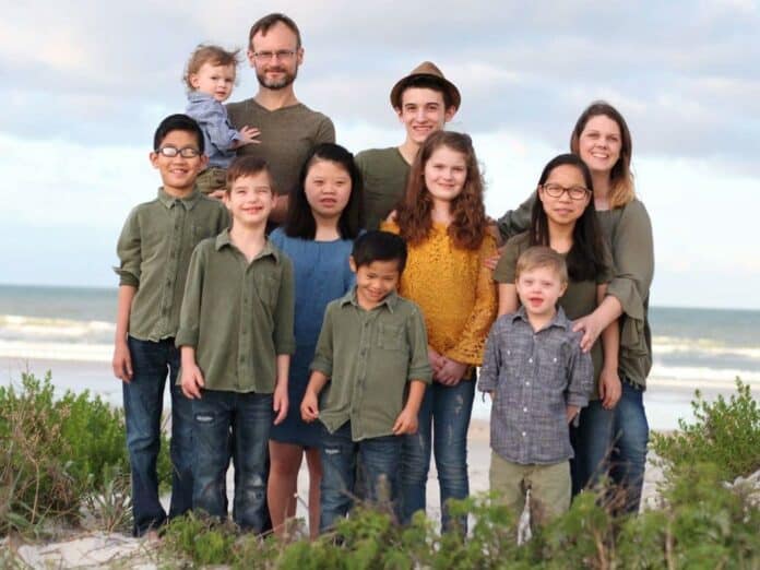 Jason & Natalie Wetherington with their nine children