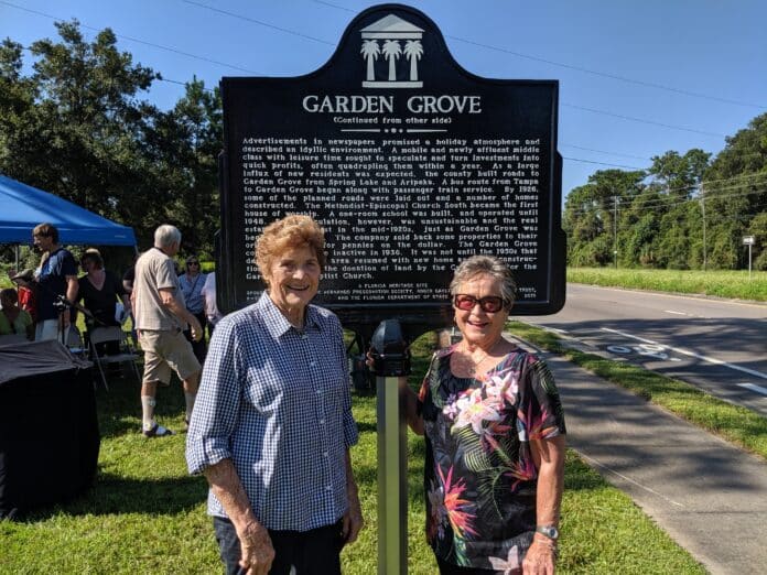 Sisters Elisa Crum-Platt and Elaine Crum-Sullivan