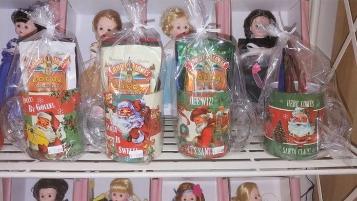 Retro Santa mugs