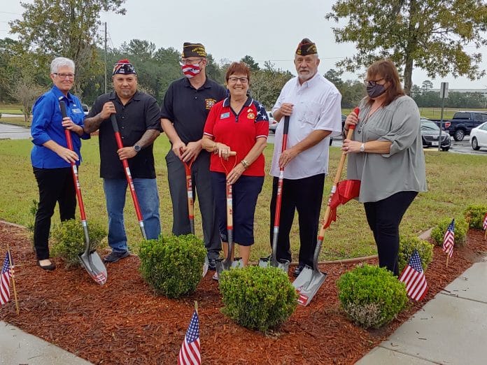 From left to right: Debbie Forbes, Ted Ryon, Jr; Steve Brown; Nancy Sellars; Ken Greenlee; Diana Gibbs