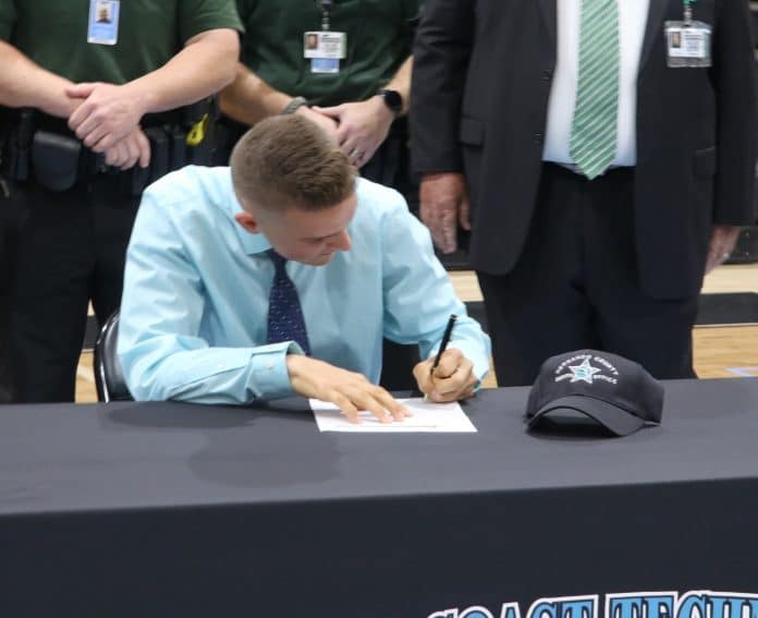 Dakota Barlow signing