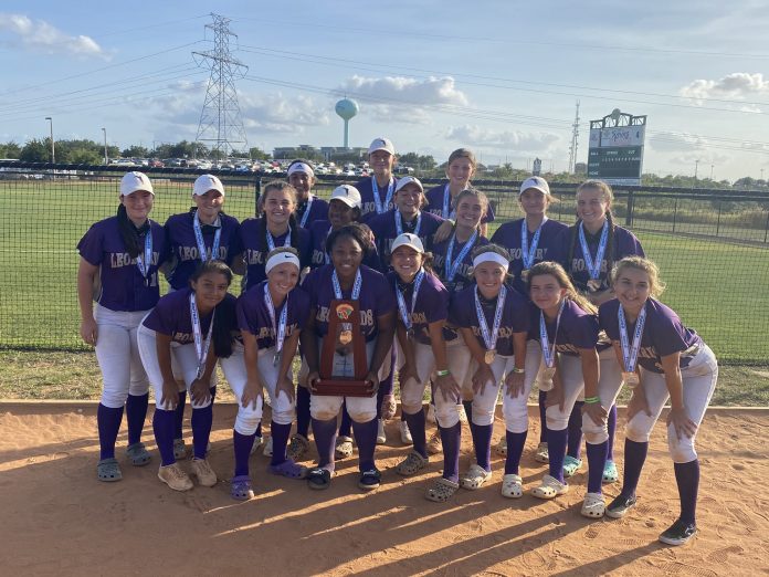 Hernando High School Softball Team 2021 State Runners Up!  Photo via HHS Athletics/Twitter.