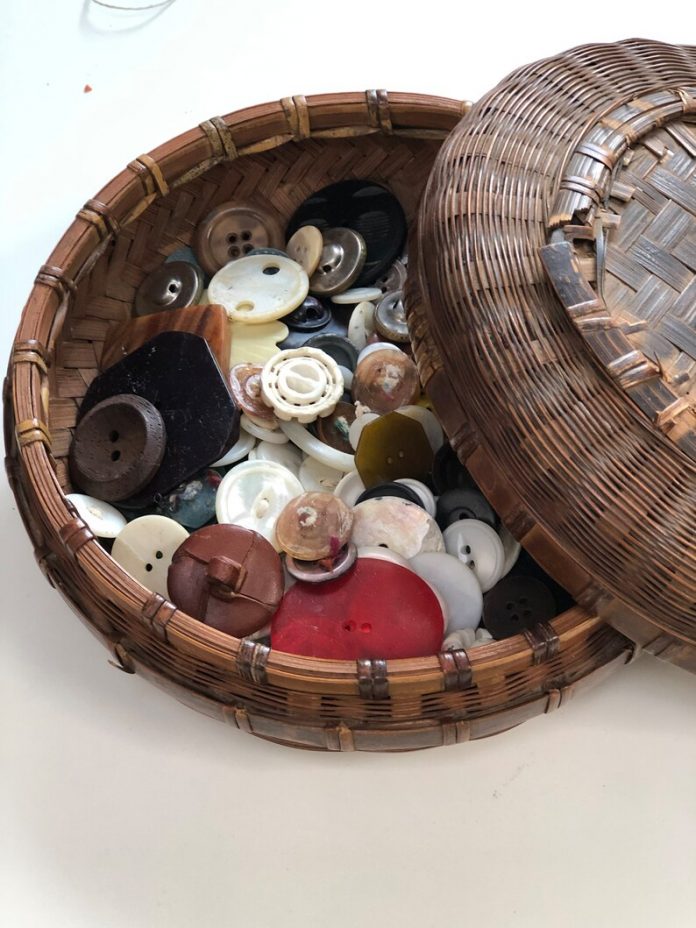 Button basket