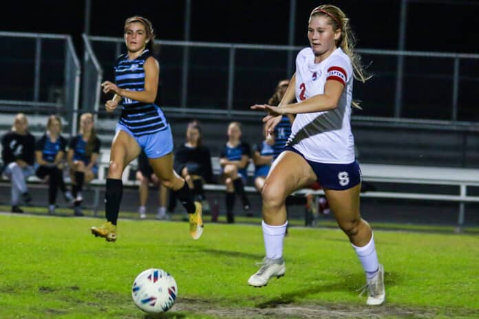 Wednesday night 12/14/22 Springstead Eagle Junior #2 kRiley Bradley takes it down the field against NCT Sharks. Photo by Cheryl Clanton.