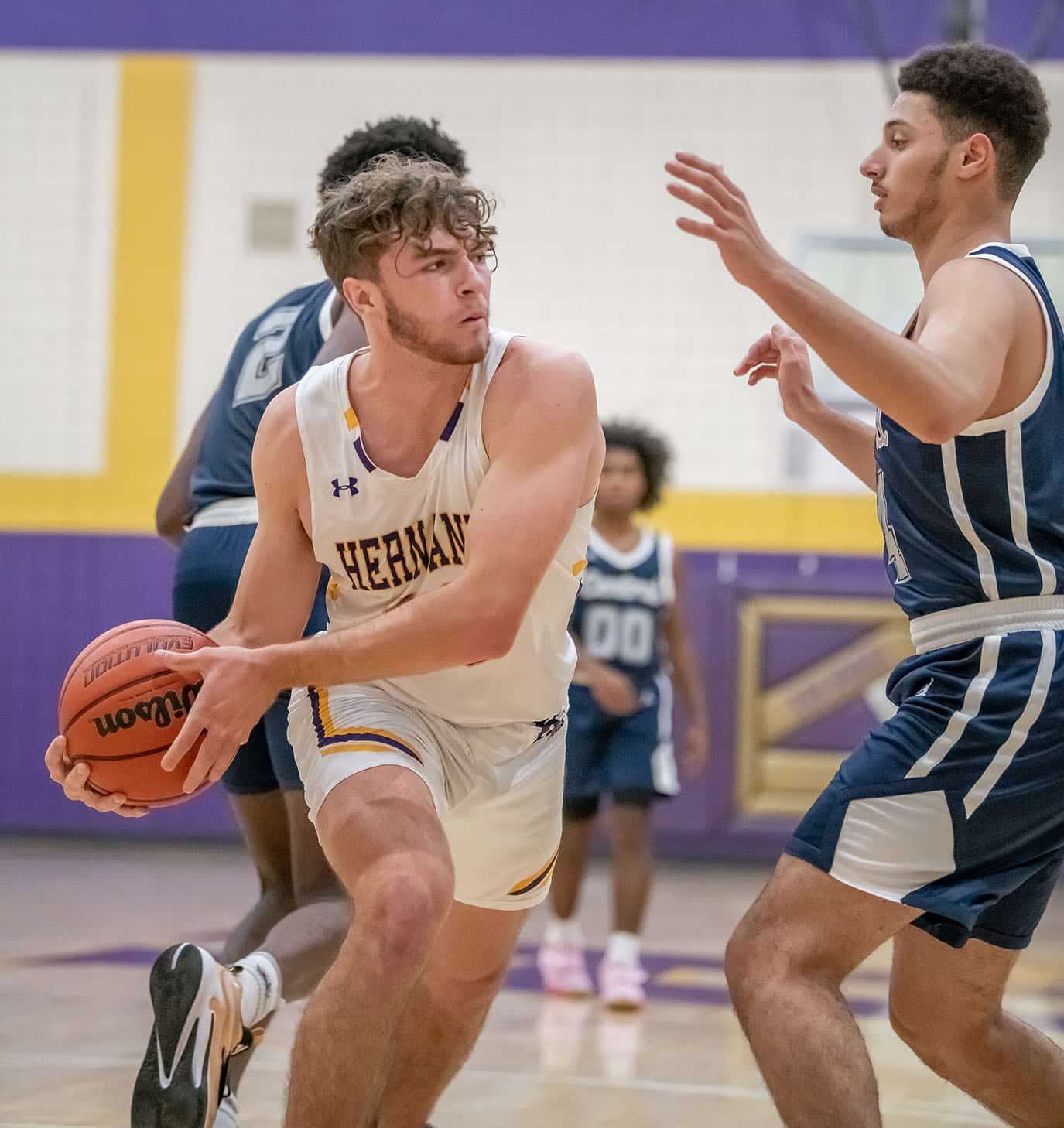 Hernando High, 10, Michael Savarese looks for an outlet pass on the baseline while defended by Central High Basel Nassir Tuesday 1/17/23 at Hernando High. Photo by JOE DiCRIDSTOFALO