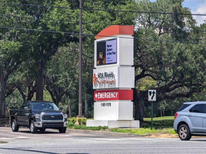 Oak Hill Hospital entrance