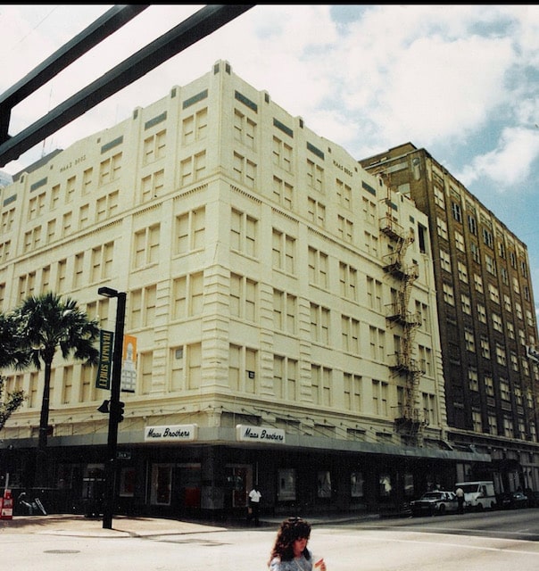 Maas Brothers, Tampa, Florida. Built in 1921, located at the corner of Franklin Street and Twiggs. Sadly the store closed it doors in 1991 and was demolished in 2006. The property is now a parking lot. [CREDIT: Public Domain /Wikipedia]