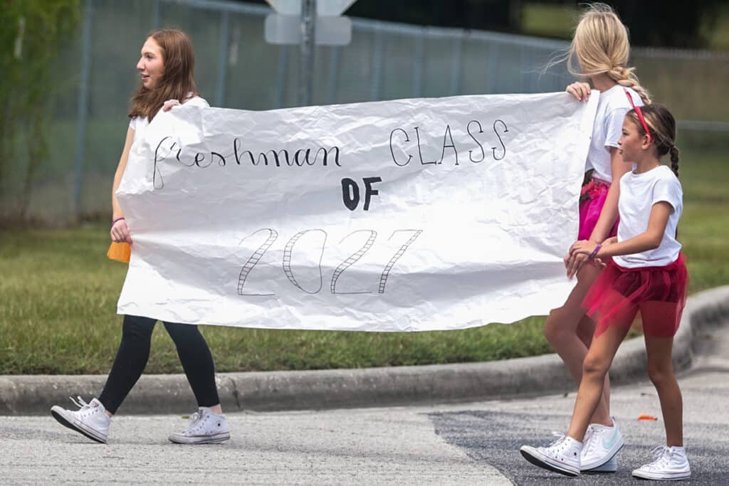 2023 HHS Homecoming Parade  Freshman Class of 2027
[Credit: Cheryl Clanton]