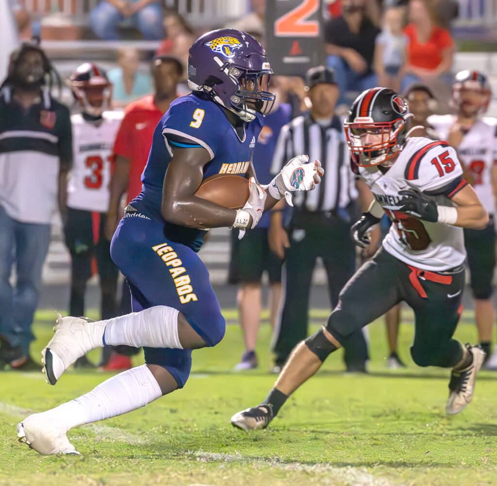 John Capel III rushes for yardage against visiting Dunnellon in Hernando High’s Homecoming game. Photo by Joe DiCristofalo