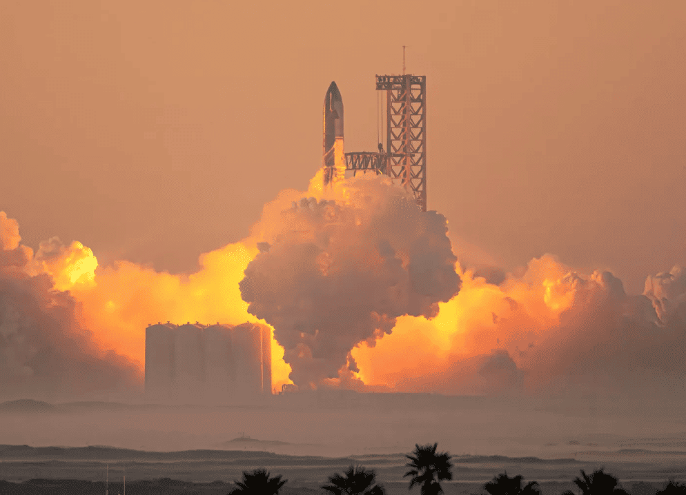 Starship’s second test flight launches from Boca Chica, TX. [Credit: Richard Gallagher/FMN]